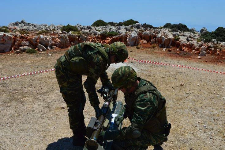 Βγήκαν τα STINGER: Φωτογραφίες από την Αντιεροπορική Βολή στην Κρήτη